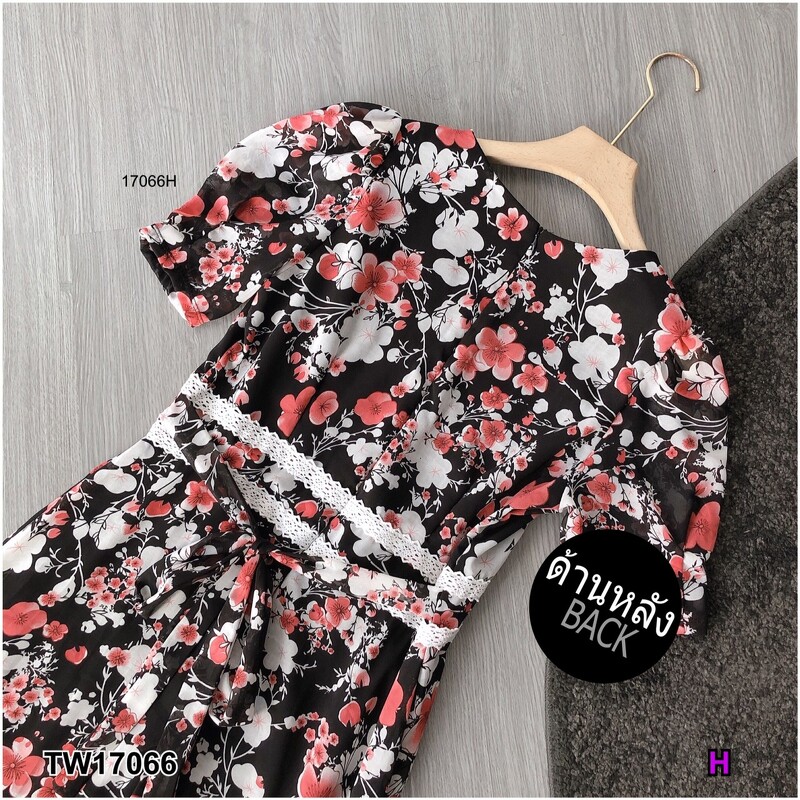 kudapy แม็กซี่เดรสยาวสีชมู ครีม ดำ เทา แดง แขนสั้น ผ้าชีฟองพิมลายดอกไม้ อกแต่งลูกไม้ มีซับใน มีซิปหลัง