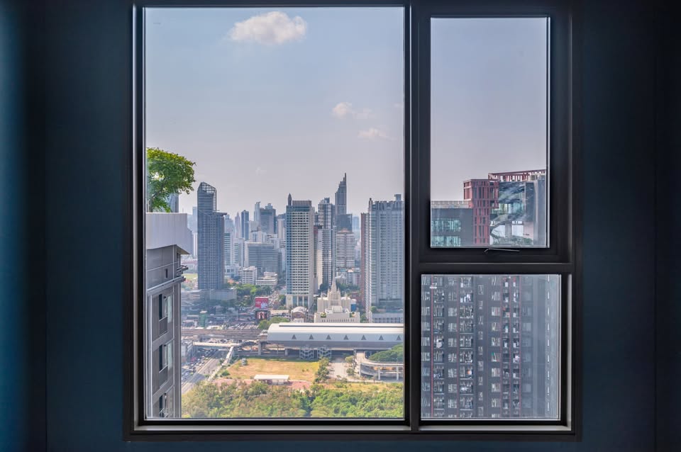 คอนโด Life Asoke-Rama 9 (ไลฟ์ อโศก พระราม 9) High Rise โซนพื้นที่ MRT พระราม 9 ให้เช่าห้องมุมแบบ 1ห้องนอน 1ห้องอเนกประสงค์ 1ห้องน้ำ