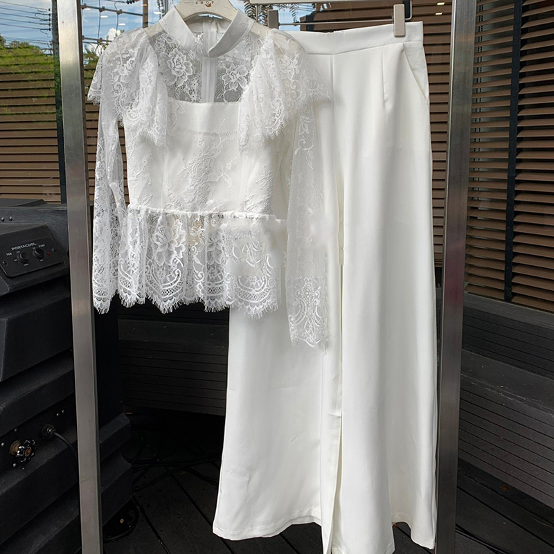 kudapy ชุดเซท 2ชิ้น เสื้อลูกไม้+กางเกงขายาวทรงบาน สีขาว