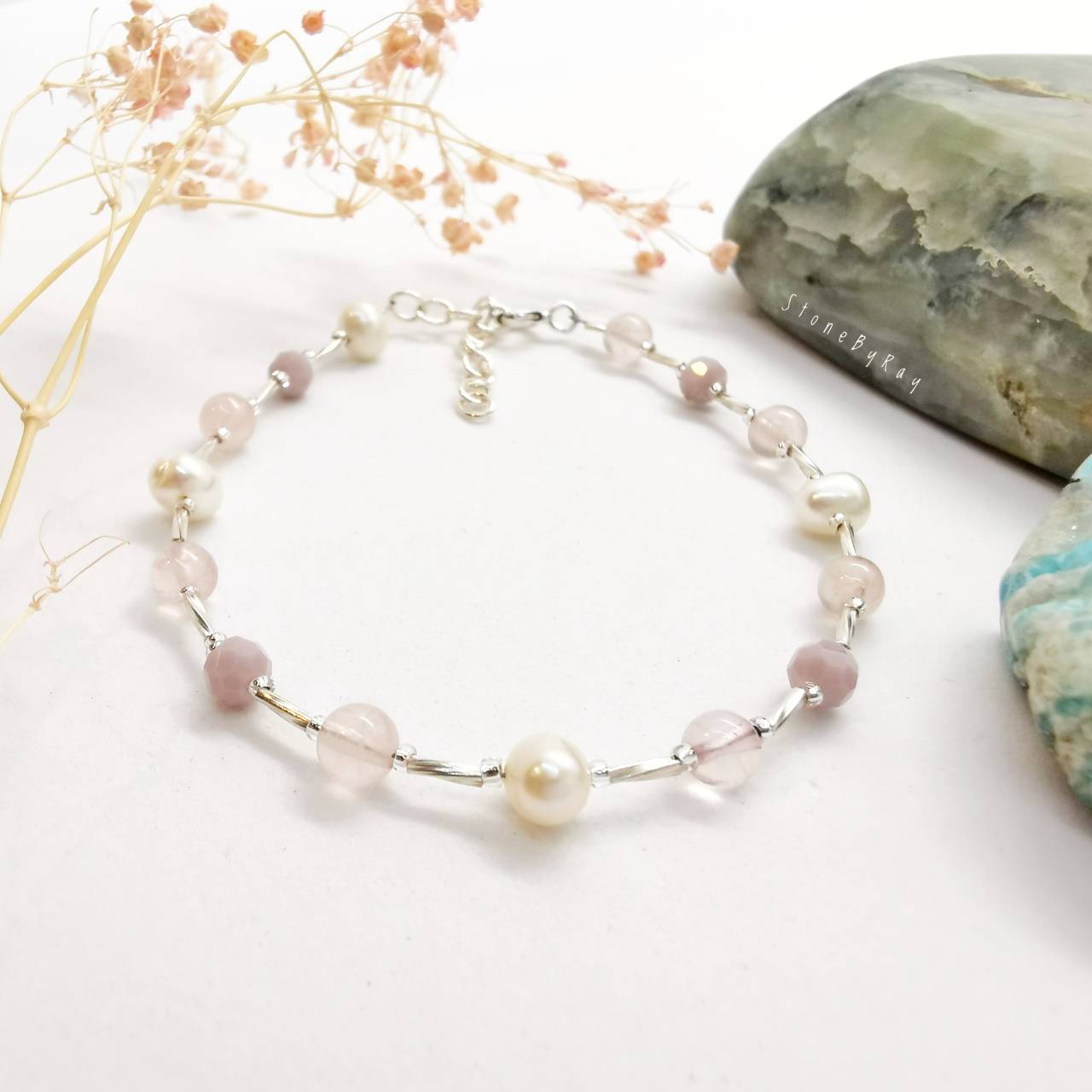 สร้อยข้อมือเงินหินโรสควอตซ์กับมุกแท้ Rose Quartz+Pearl