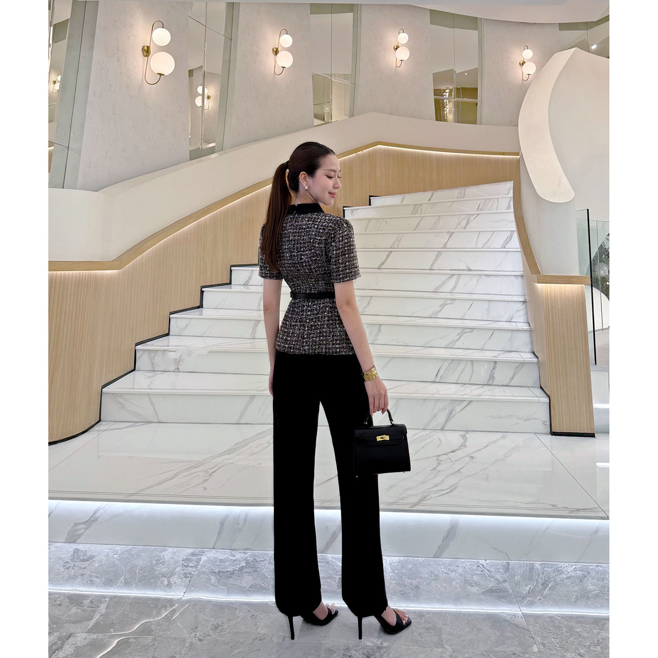 kudapy ชุดเซ็ท 3 ชิ้น เสื้อทวิตแขนสั้น + กางเกง มาพร้อมเข็มขัด เสื้อทวีตแขนสั้น คอปก