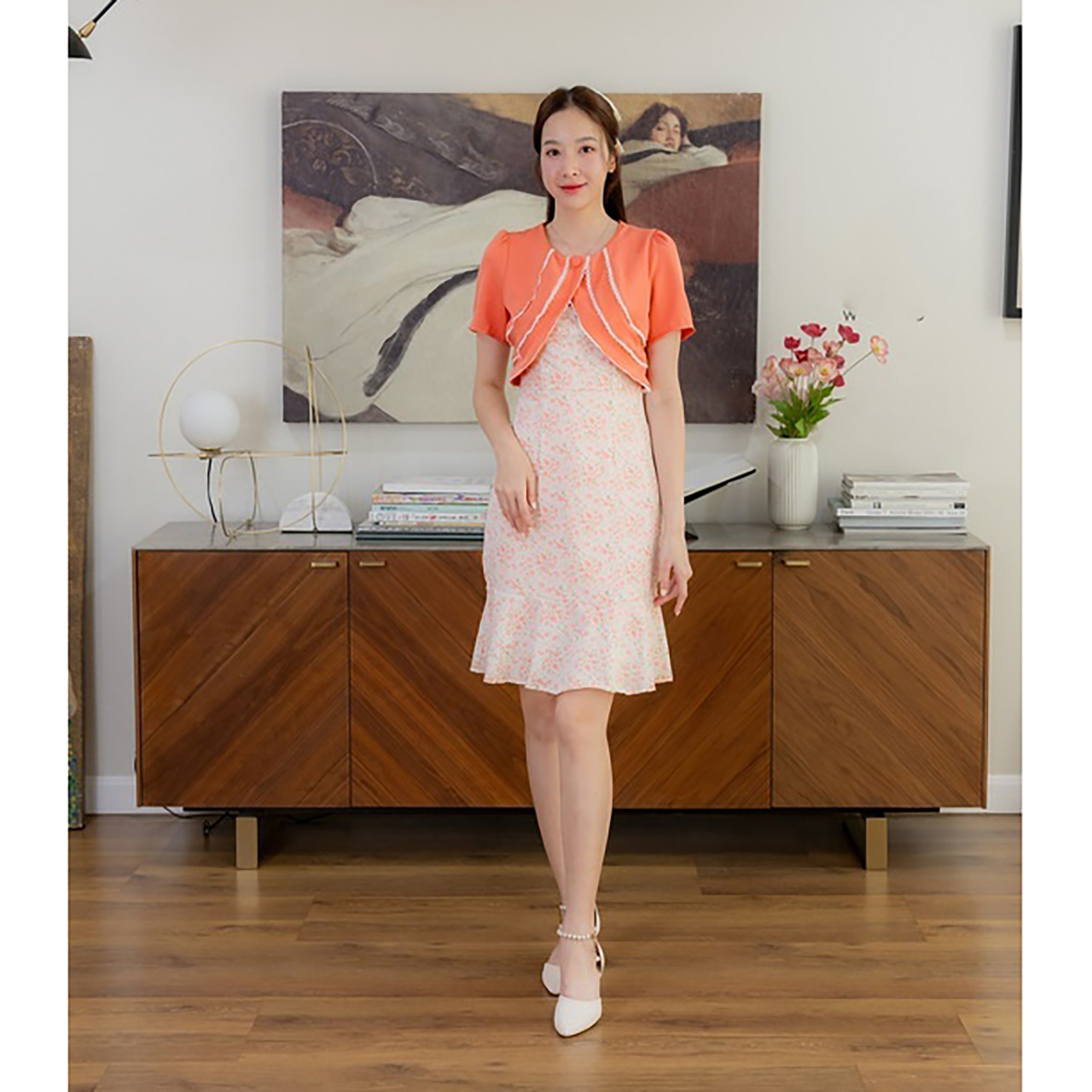 kudapy เดรสสั้นสีส้ม/สีม่วง/สครีม ทำงานท่อนบนสีพื้น กระโปรงลายดอกแต่งชายระบาย