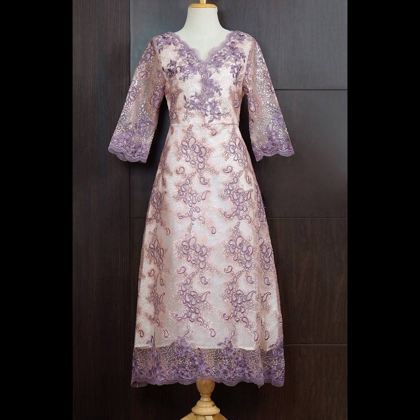 kudapy เดรสยาวปักเลื่อมใส่ออกงานผ้าลูกไม้เนื้อดีสีชมพูกะปิ งานตัดพรีเมี่ยม มีซับใน ซิบหลัง