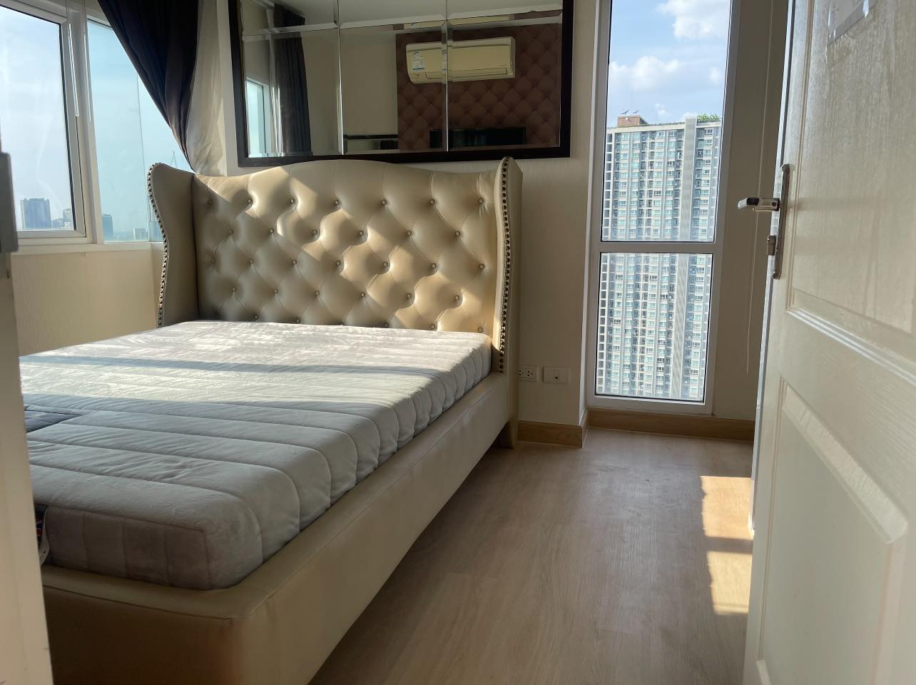 สนใจชมห้องติดต่อได้เลย Line ID: Smile-easy ปล่อยเช่าคอนโด Bangkok Horizon Ratchada - Thapra (แบงค์คอก ฮอไรซอน รัชดา - ท่าพระ) - 1ห้องนอน 1ห้องน้ำ 1ห้องนั่งเล่น - ใกล้ BTS ตลาดพลู - ขนาดห้อง 27 ตรม. ชั้น 23 ตึก A