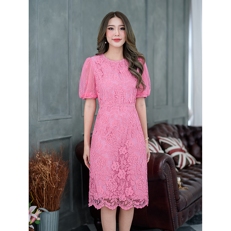 kudapy เดรสสั้นสีขาวซับครีม/สีชมพูสด ลูกไม้ถัก งานผ้าลูกไม้คัดเกรดผ้รุ่นนี้ทอลายแน่น ลายดอกชัดเราใช้ผ้าคัดเกรดสวยมาก