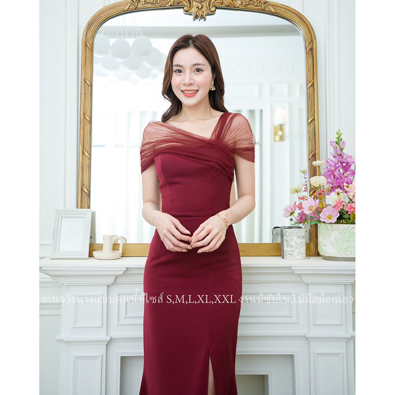 kudapy เดรสยาวสีแดง/สีกรม สไตล์เรียบหรูดูแพง ไหล่แต่งผ้าซีทรู กระโปรงยาวผ่าหน้า เหมาะสำหรับใส่เป็นชุดราตรี ชุดไปงานแต่งงาน ชุดเพื่อนเจ้าสาว