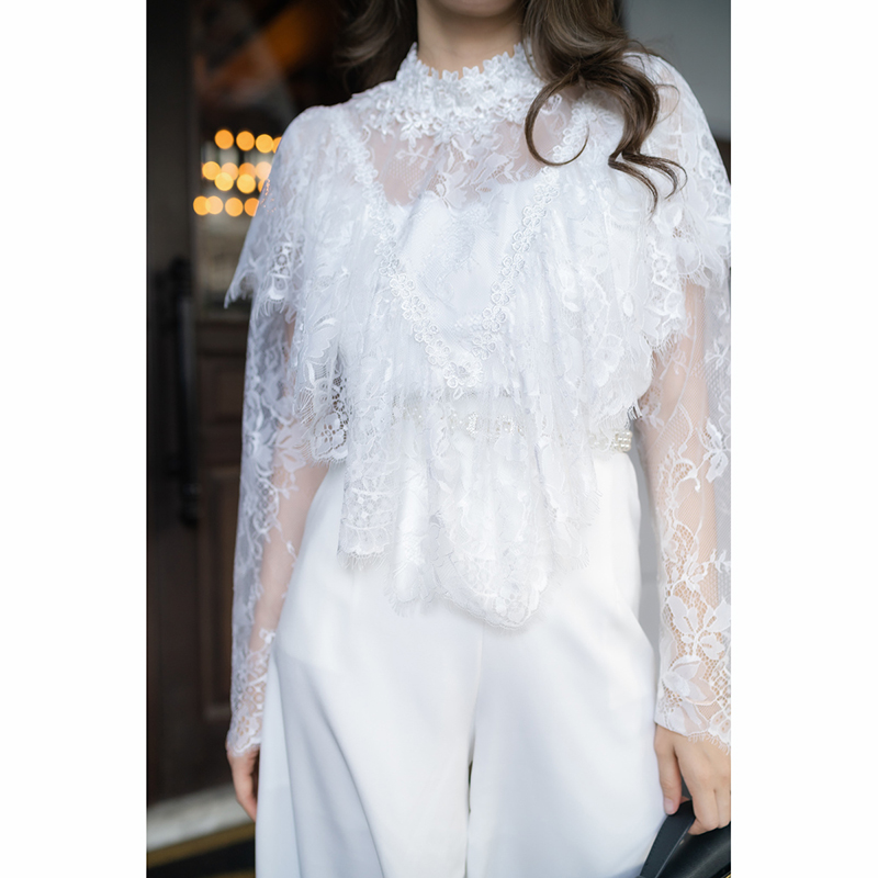 kudapy เซตเสื้อลูกไม้ผ้าสีครีม/สีชมพู/สีขาว ผ้าเนื้อนิ่มมากๆ แขนยาว ซิปหลัง แต่งระบายรอบอก แมทช์คู่กับกางเกงขายาว ซิปหลัง ขาบาน