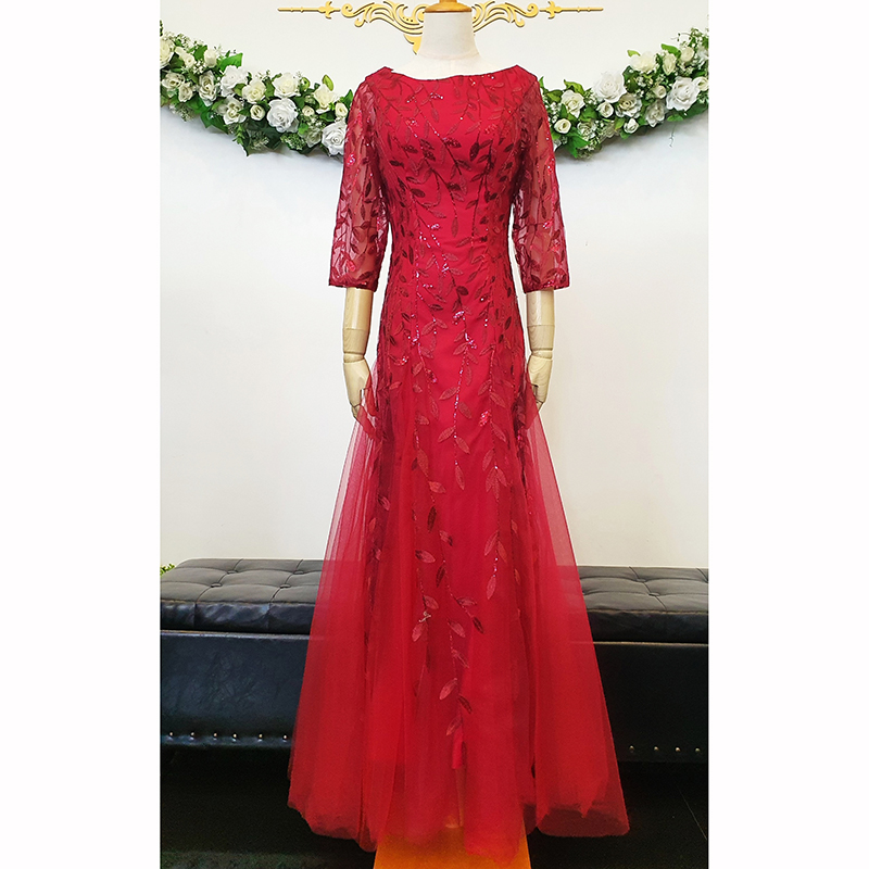 kudapy เดรสยาว ชุดราตรียาวสีแดง/สีครีมทอง/สีน้ำเงิน เดรสออกงานปักลายใบไม้แขนสามส่วน กระโปรงทรงหางปลา เรียบหรูดูแพง สวยดูดี แบบสวยทันสมัย ใส่ออกงาน