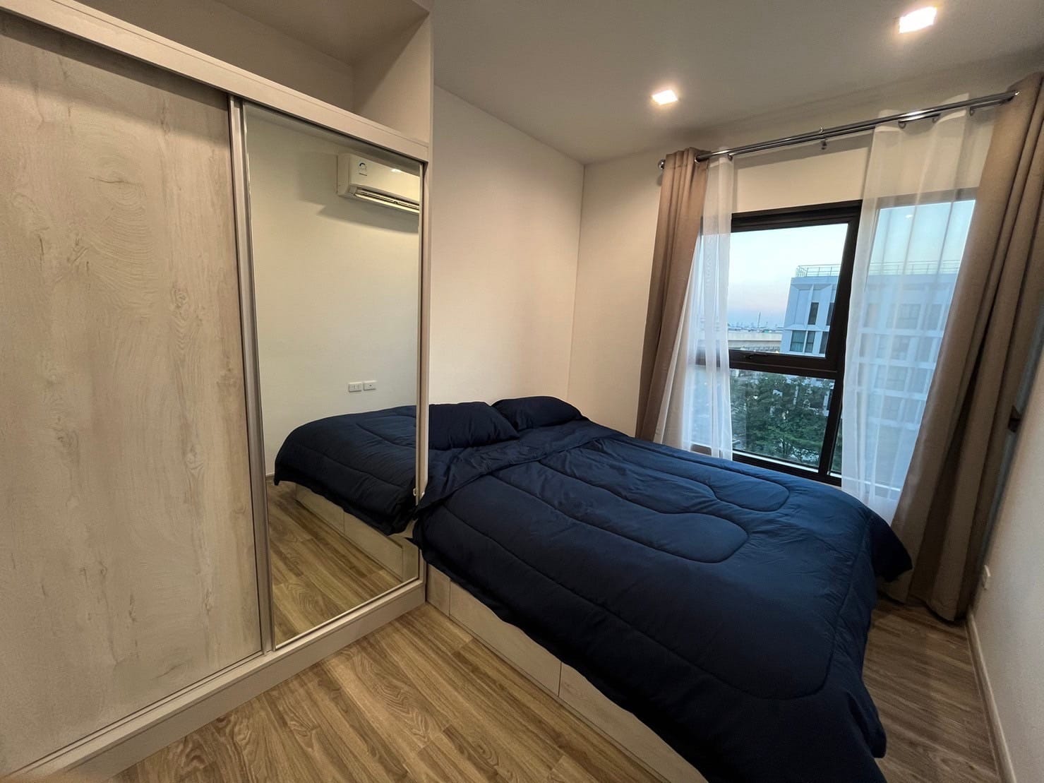 ให้เช่าคอนโด Rich Park Terminal @Phahonyothin 59 (ริชพาร์ค เทอมินอล @พหลโยธิน 59) - ตกแต่งเฟอร์ครบ 1ห้องนอน 1ห้องน้ำ 1ห้องอเนกประสงค์ - การเดินทาง: ใกล้สถานี BTS พหลโยธิน 59