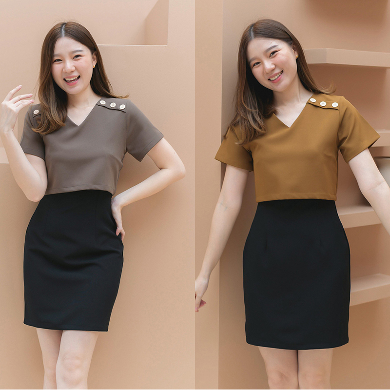 kudapy เดรสสั้นสีน้ำตาล/สีมัสตาร์ด ซิปหลัง เข้ารูปทรงสวยเป๊ะ กิมมิคแต่งกระดุมที่บ่า ดูภายนอกเหมือนใส่แยกชิ้น