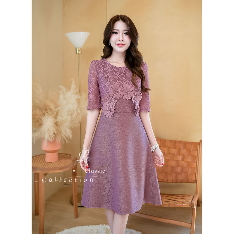 kudapy เดรสสั้นสีม่วง/สีชานม ดีไซน์สวยเก๋ ช่วงอกแต่งดอกไม้สวยมากๆ ผ้าสวย ทรงสวยหวาน งานดีมาก ถูกใจแน่นอน