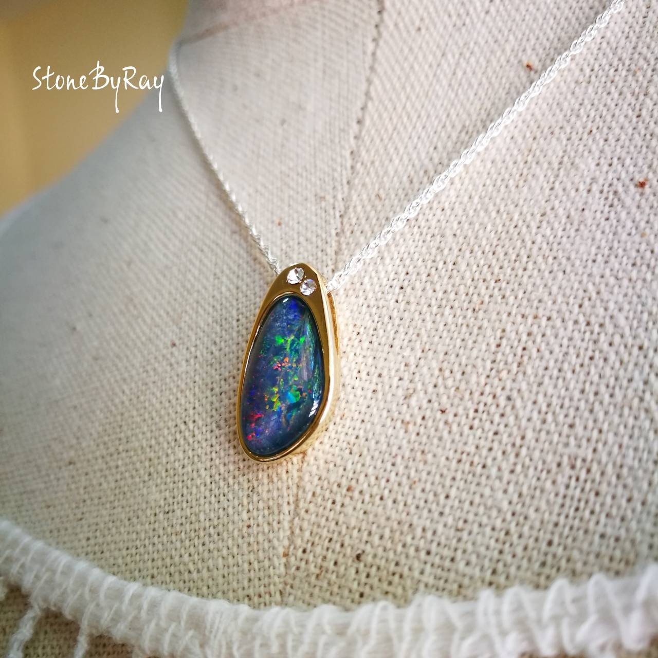 สร้อยคอเงินจี้พลอยโอปอล(Opal Triplet)