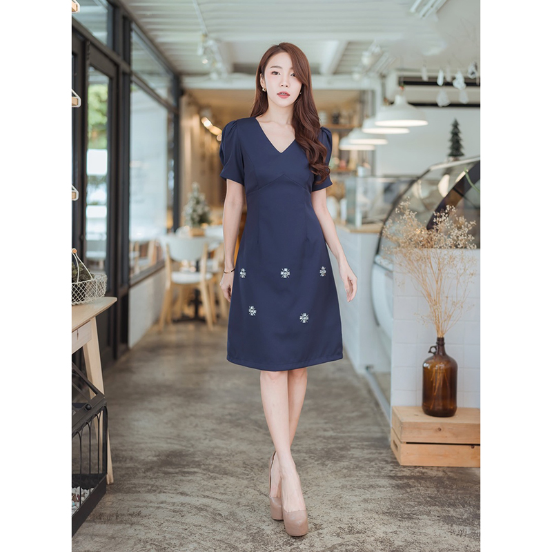 kudapy เดรสสั้นสีแดง/กรม คอวีแขนตูมสวยดูดีใส่แล้วดูเรียบร้อยน่ารัก