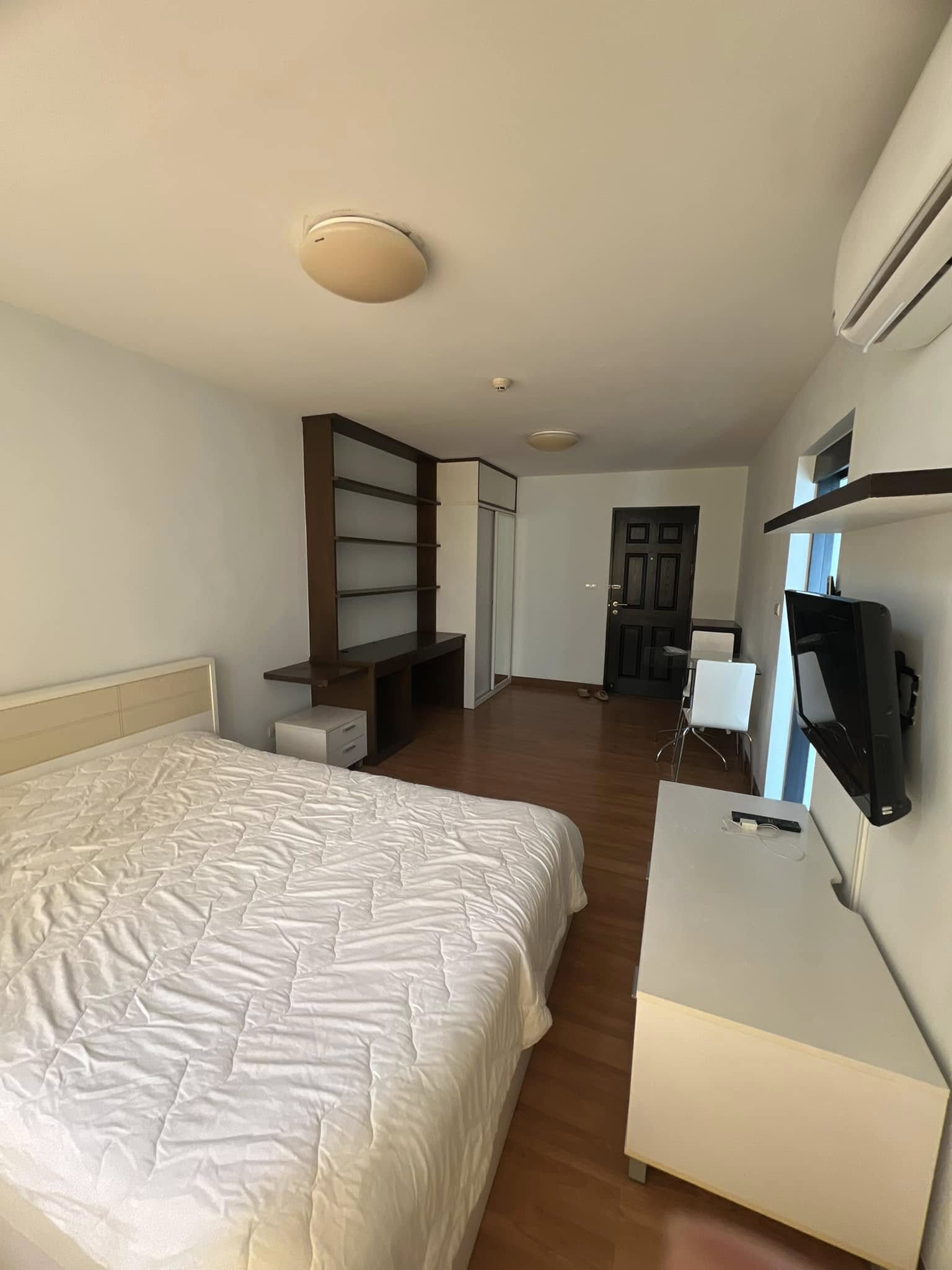 ปล่อยเช่า The Kris Express 2 (เดอะ คริส เอ็กซ์เพรส 2) - โซนพื้นที่ MRT รัชดา Studio 1ห้องน้ำ 1ครัว - ขนาดห้อง 31 ตรม. ชั้น 8 - ให้เช่า 10,000 ต่อเดือน