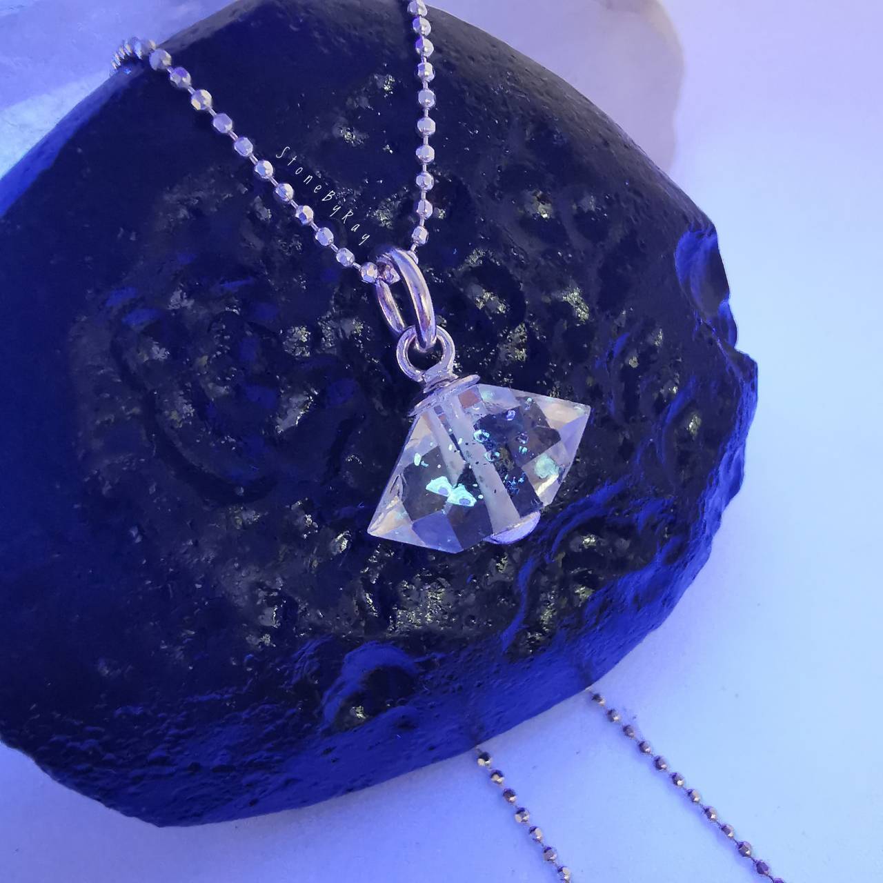 สร้อยคอเงินจี้หินเฮอร์คิเมอร์ไดม่อน Golden Enhydro Herkimer Diamond