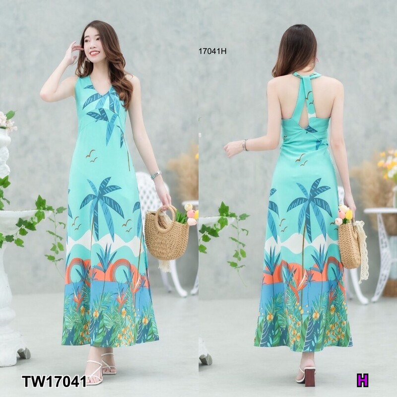 kudapy Maxi dress คอวีลายต้นมะพร้าวสุดชิคสีเขียว/สีขาว ดีเทลตัดต่อช่วงใต้อก สายไขว้ด้านหลัง ผ่าด้านข้าง 1 ข้าง