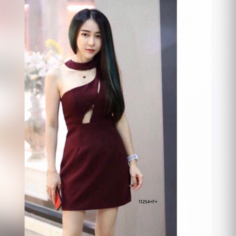 kudapy เดรสสั้นสีแดง/สีชมพู/สีดำ แขนกุดไหล่เดี่ยว เว้า 1 ข้าง ช่วงไหล่กับหน้าท้องแต่งเจาะเว้า