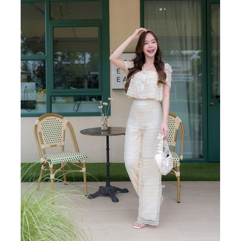 kudapy เซตเสื้อสีครีม/สีม่วง เสื้อครอปลูกไม้แต่งแขนตุ๊กตากิมมิคกางเกงขายาว