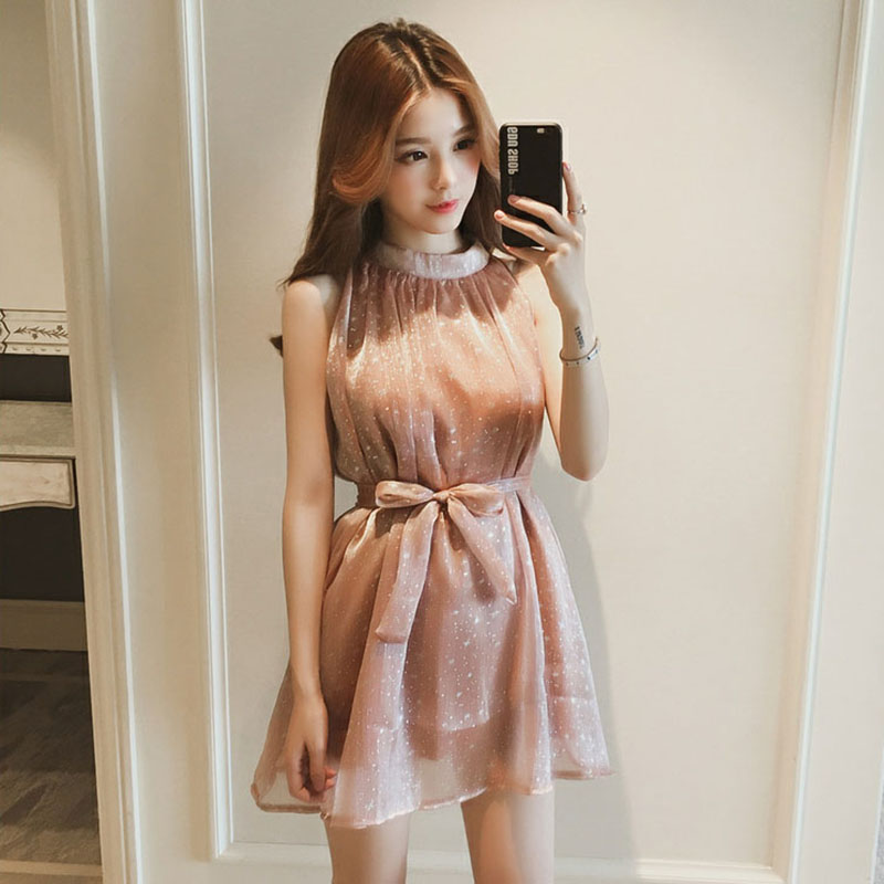 kudapy ชุดเดรสสั้นสีขาว,สีเทา,สีน้ำตาล แฟชั่นใส่งานทรงบานมีสายผูกเอว เนื้อผ้าแต่งลายดาวสวยหรูหรา