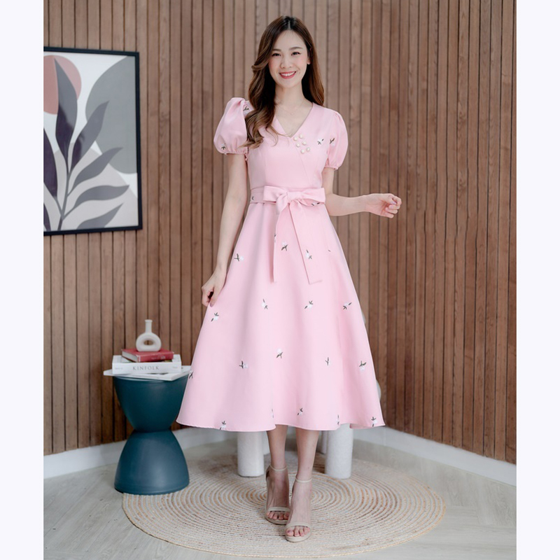 kudapy เดรสยาวสีขาว/สีชมพู แขนตุ๊กตาแต่งกระดุม