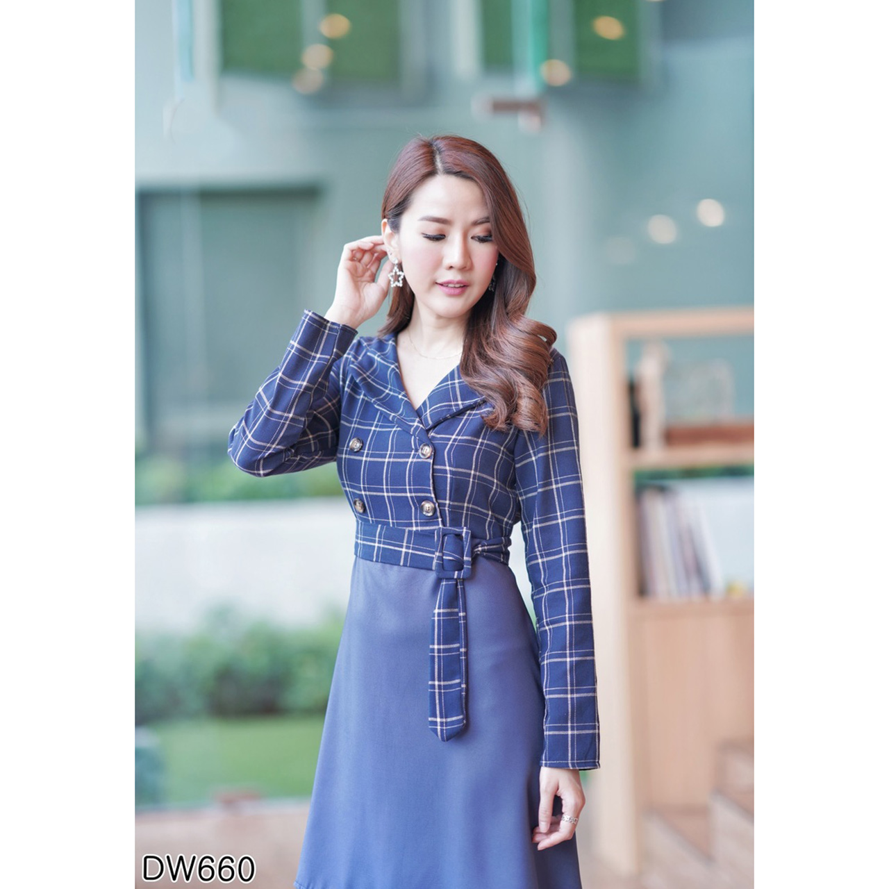 kudapy เดรสผ้าลายสก๊อต ตัดเย็บเป็นทรงสูท เก๋ๆ มีเข็มขัด ช่วงอกเป็นคอปกติดกระดุม