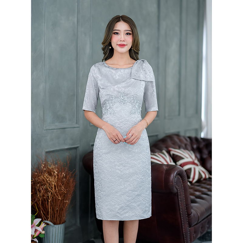 kudapy เดรสสั้นสีโอรส/สีเทา งานผสมผสานสองเนื้อผ้าและดีไซน์สวยหรุหรา ช่วงกระโปรงเป็นงานผ้า Jacquard ช่วงบนเป็นผ้า silk เนื้อเบานิ่มเงาเย็บ