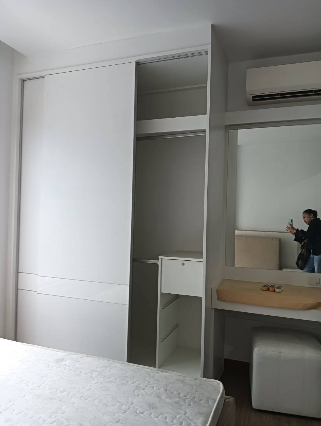 สนใจชมห้องติดต่อได้เลย Line ID: Smile-easy ปล่อยเช่าคอนโด Centric Scene Sukhumvit 64 (เซ็นทริค ซีน สุขุมวิท 64) - 1ห้องนอน 1ห้องน้ำ 1ห้องนั่งเล่น 1ห้องครัว - ใกล้ BTS ปุณณวิถี - ขนาดห้อง 33 ตรม. ชั้น 21