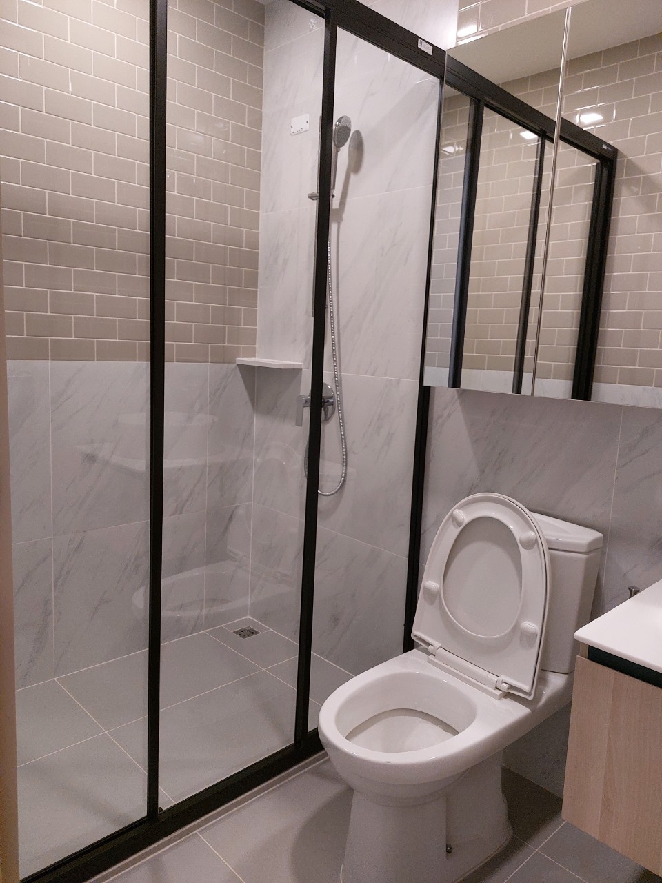 ปล่อยเช่า xt phayathai (เอ็กซ์ที พญาไท) - โซนพื้นที่ BTS พญาไท 1ห้องนอน 1ห้องน้ำ - ขนาดห้อง 34 ตรม. ชั้น 26 ตึก B - ให้เช่า 23,000 ต่อเดือน