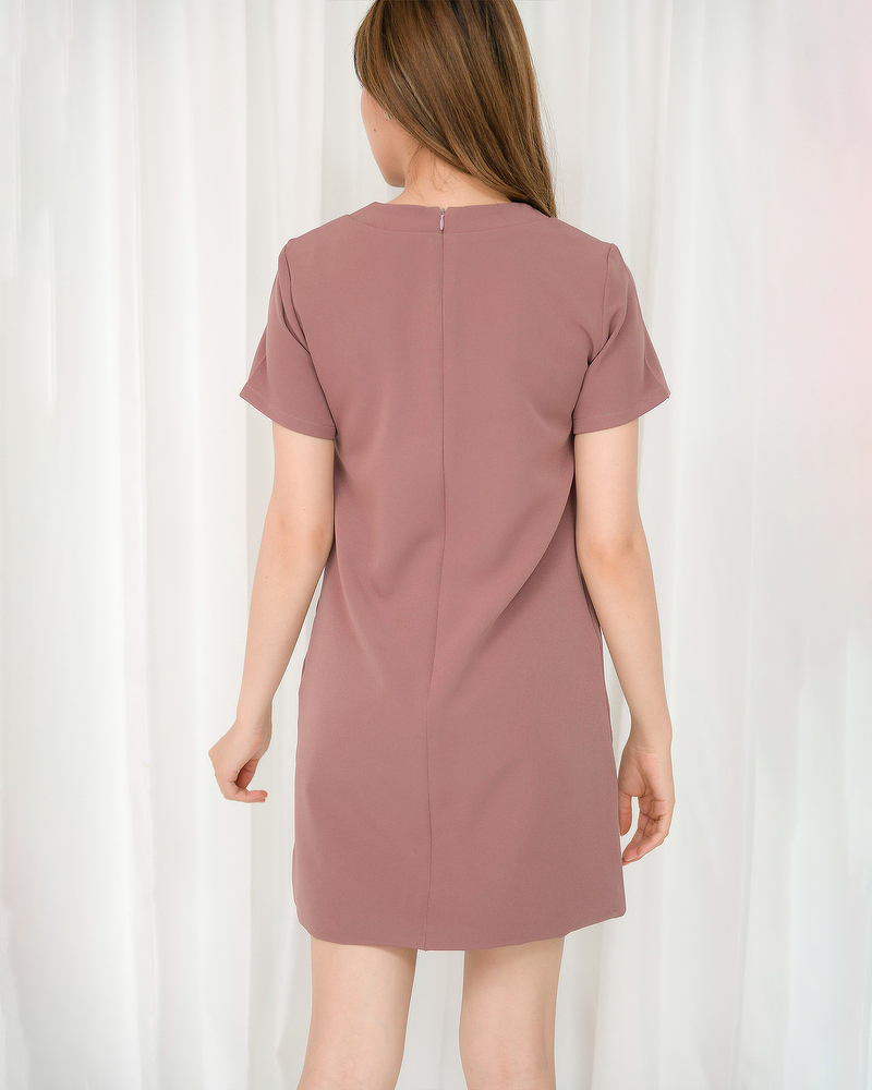 kudapy เดรสคอกลมแขนสั้น เน้นแบบเรียบใส่ง่าย ทรงสวยใส่สบาย ผ้าเนื้อนิ่มไม่หนาไม่บางเกินไป