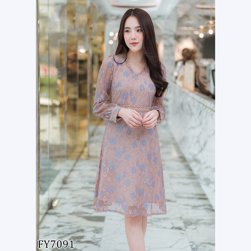 kudapy เดรสสั้นสีชมพู/เขียว แขนยาวตาข่ายปักดอกใส่สบายสวยดูดี