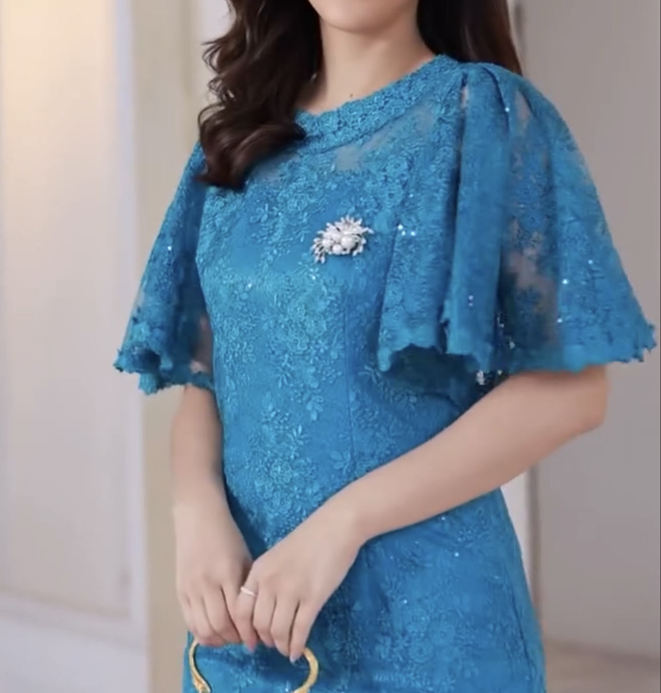 kudapy เดรสสั้นผ้าลูกไม้เกรดดีใส่ไปงานสีชมพูกะปิ แขนสั้น ทรงเอ มีซับในทั้งตัว ซิบซ่อนหลังค่ะ