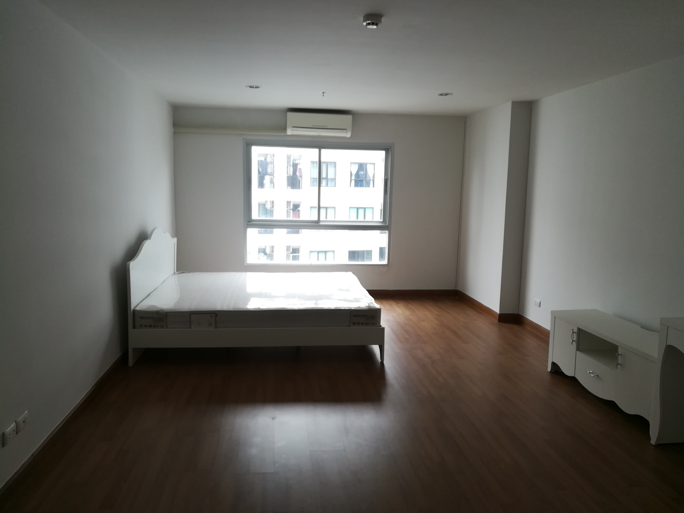 ให้เช่าคอนโดรีเจ้นท์ โฮม 10 ใกล้แยกวงเวียนบางเขนห้องใหญ่