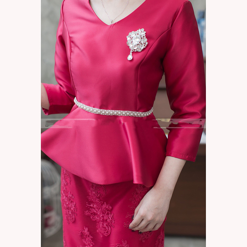 kudapy ชุดเดรสไปงานสีแดงไวน์ เซทเสื้อ+กระโปรงลูกไม้ สีแดงไวน์ เสื้อแขนสามส่วน คอวี มีซับใน