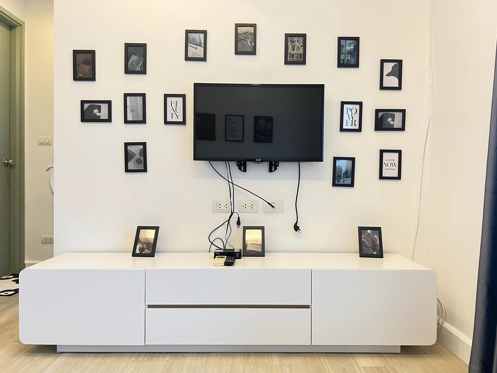 ปล่อยเช่าคอนโด Thru Thonglor (ทรู ทองหล่อ) - 1ห้องนอน 1ห้องน้ำ 1ห้องนั่งเล่น - ใกล้ BTS ทองหล่อ MRT เพชรบุรี - ขนาดห้อง 31 ตรม. ชั้น 16