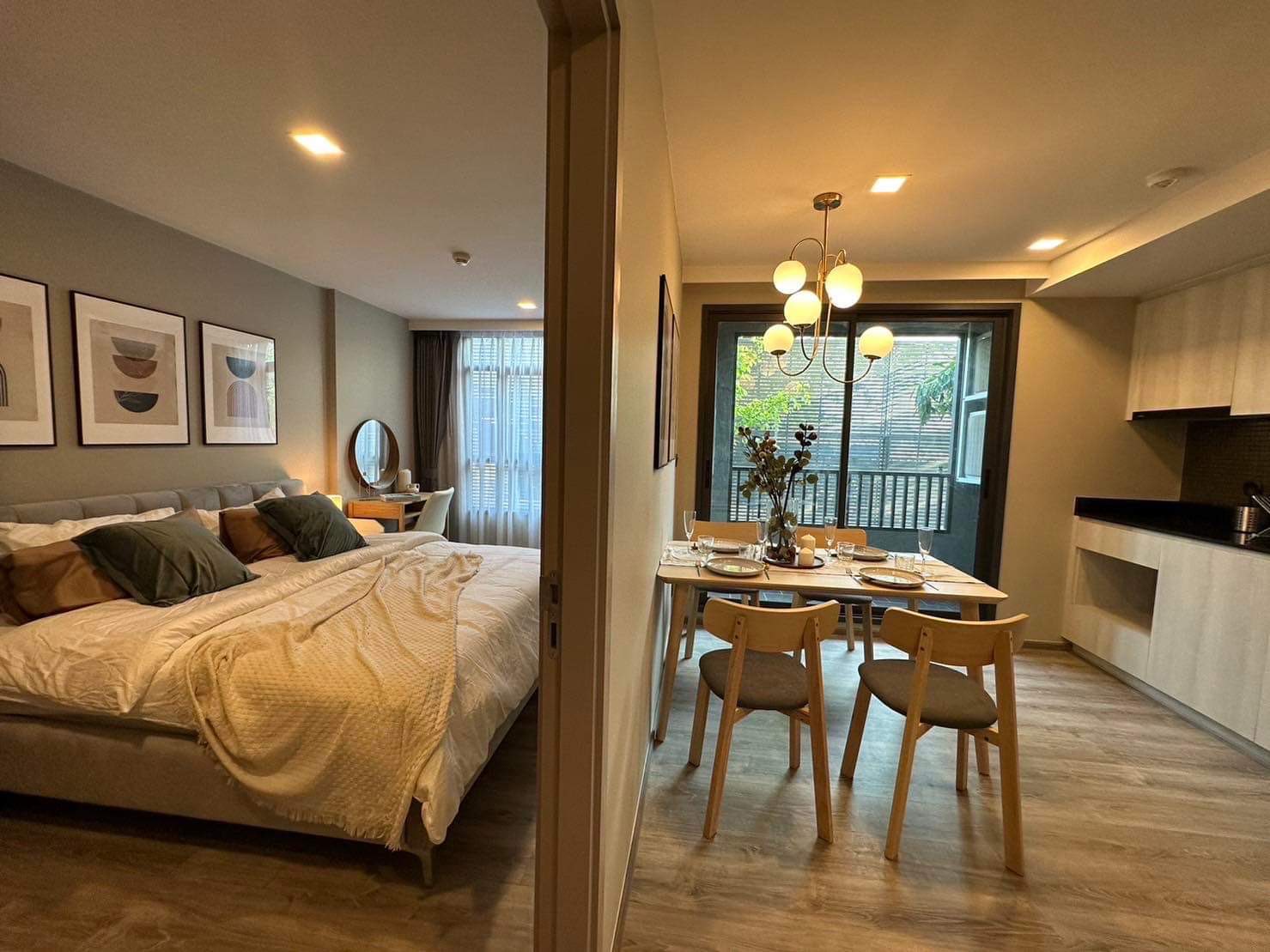 โซนพื้นที่ MRT รัชดา ให้เช่าห้องแบบ 1ห้องนอน 1ห้องน้ำ คอนโด Maestro 19 Ratchada 19 - Vipha (มาเอสโตร 19 รัชดา 19 - วิภา) Low Rise ขนาดห้อง 40 ตรม. ชั้น 2 ตึก C