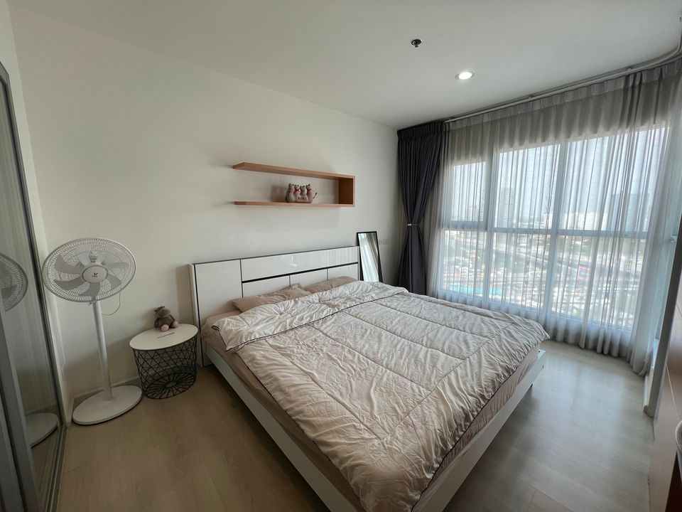 ห้องใหญ่ Aspire Sukhumvit 48 ให้เช่าเฟอร์ตกแต่งครบ สอบถามแอด Line ID : Smile-easy