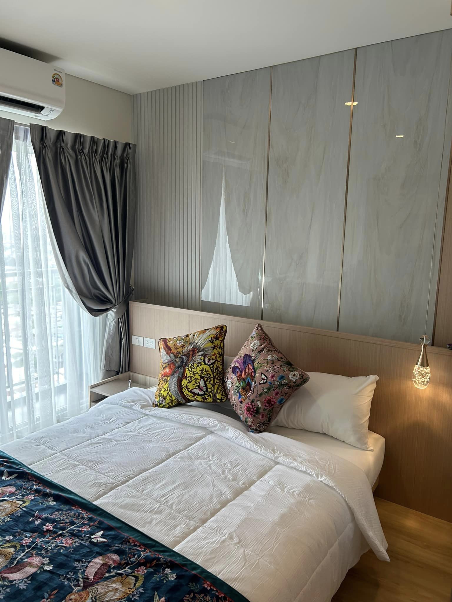 สนใจชมห้องติดต่อได้เลย Line ID: Smile-easy ปล่อยเช่าคอนโด Lumpini Ville Charan - Fai Chai (ลุมพินี วิลล์ จรัญ - ไฟฉาย) - 1ห้องนอน 1ห้องน้ำ 1ห้องนั่งเล่น - ใกล้ MRT จรัญ 13 - ขนาดห้อง 29 ตรม. ชั้น 21 ทิศตะวันออก