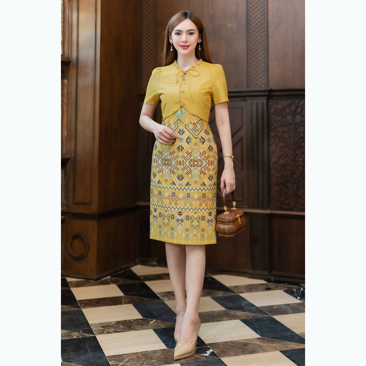 kudapy เดรสสั้นสีฟ้าทะเล/ม่วง/ชมพูกะปิ/เหลือง งานผ้าโพสลีเอสเตอร์เกาหลีแต่งกั๊กพิมพ์ลายไทยแพรวา มีซับในและชิปหลังใส่สบาย