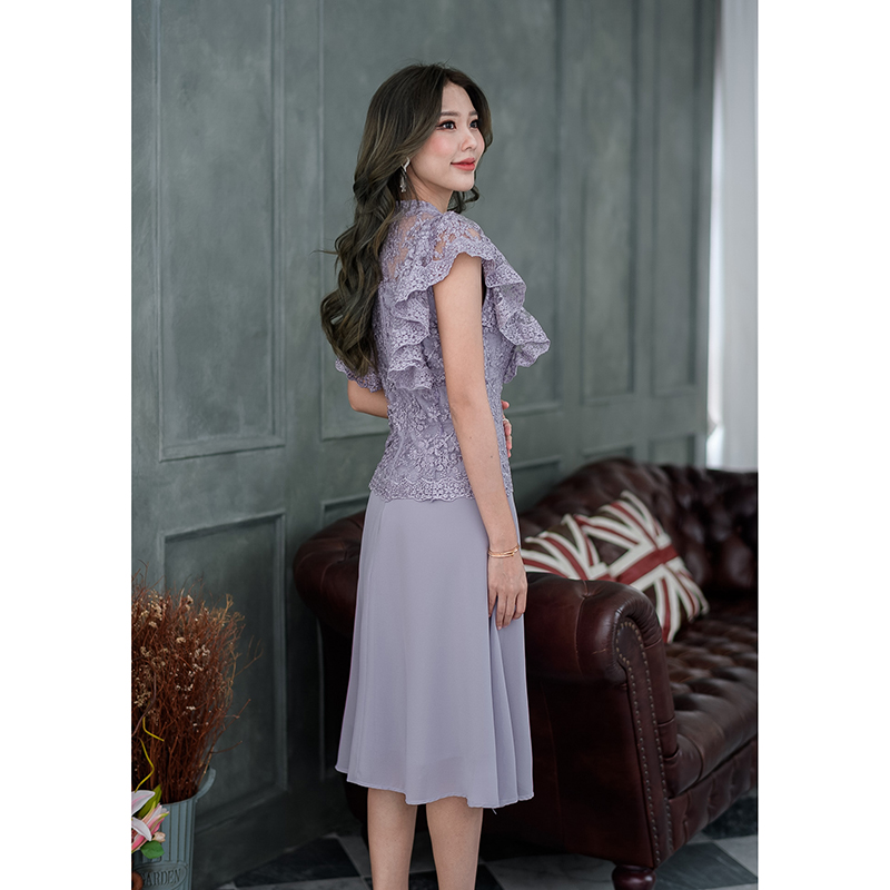 kudapy เดรสสั้นสีเทา/สีชมพู งานลุกไม้ปักผ้าเงา ปักลายแน่น ดีไซน์ช่วงแขนเป็นปีกผีเสื้อคลุมไหล่พอดี