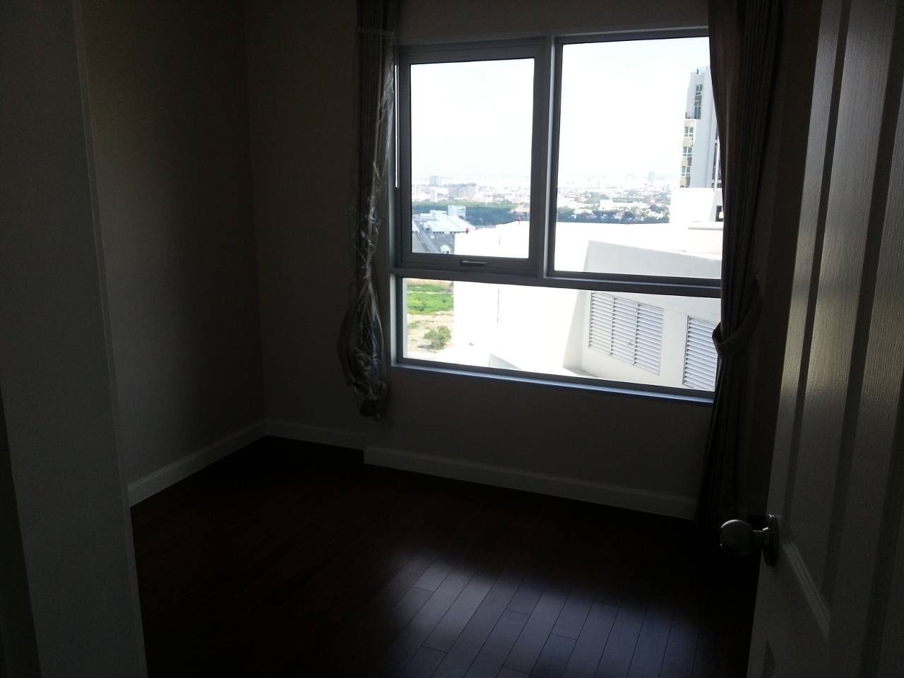 ขายคอนโด Belle Grand Rama 9 (Belle Avenue) high floor clear view all windows 2bd 1 bath