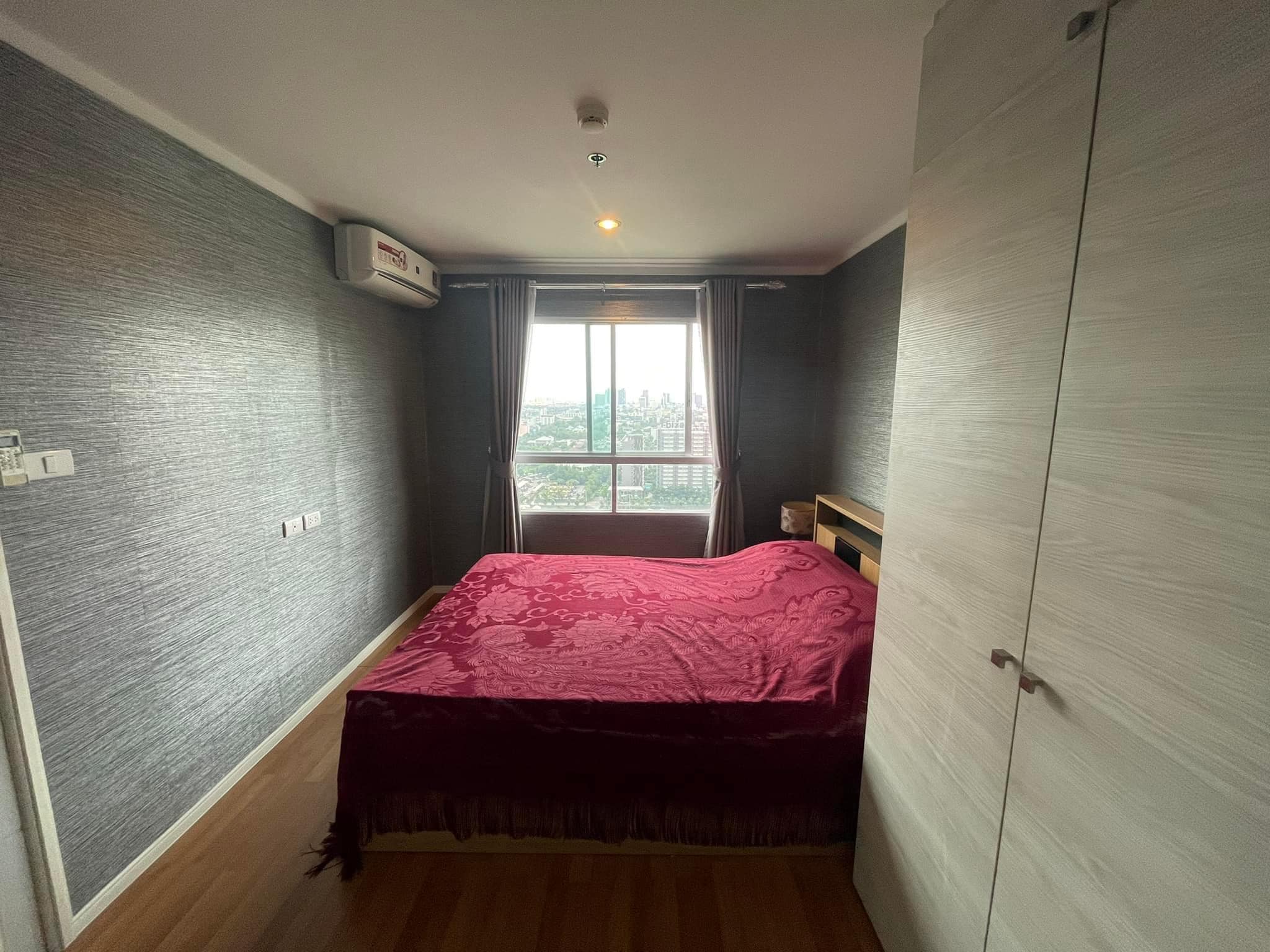 ปล่อยเช่าคอนโด ลุมพินี พาร์ค พระราม9-รัชดา (Lumpini Park Rama 9-Ratchada) - ห้องใหญ่ห้องมุมชั้นสูงเฟอร์เครื่องใช้ไฟฟ้าครบครั้น - การเดินทาง: MRT พระราม9