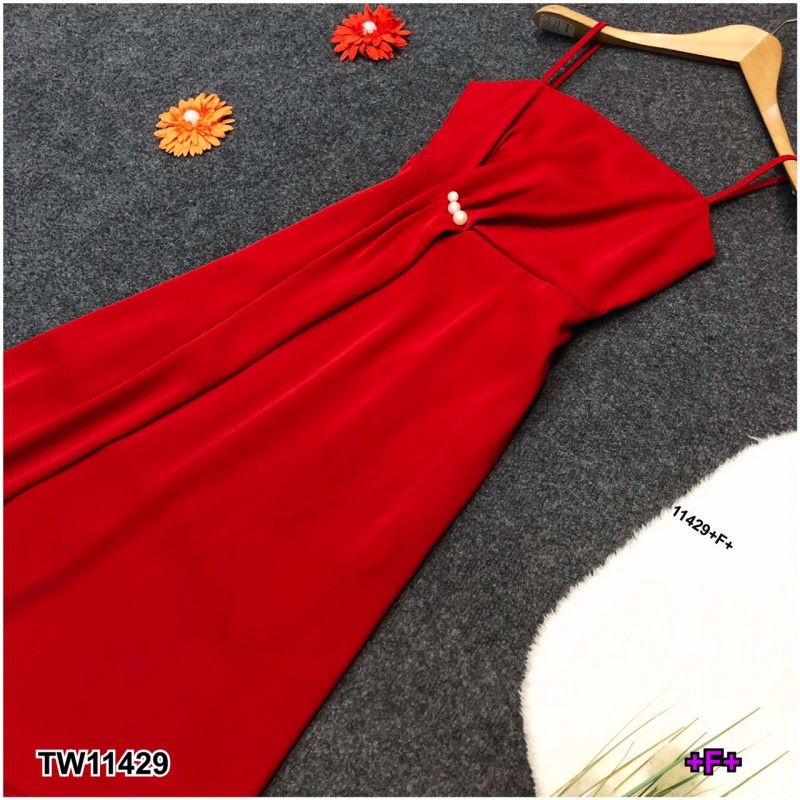 kudapy เดรสสายเดี่ยวสีแดงสด เอวแต่งมุก 2 เม็ด แต่งจีบเล้กๆ งานผ้าฮานาเกะสีพื้น ชายระบายเฉียงๆ พร้อมส่ง