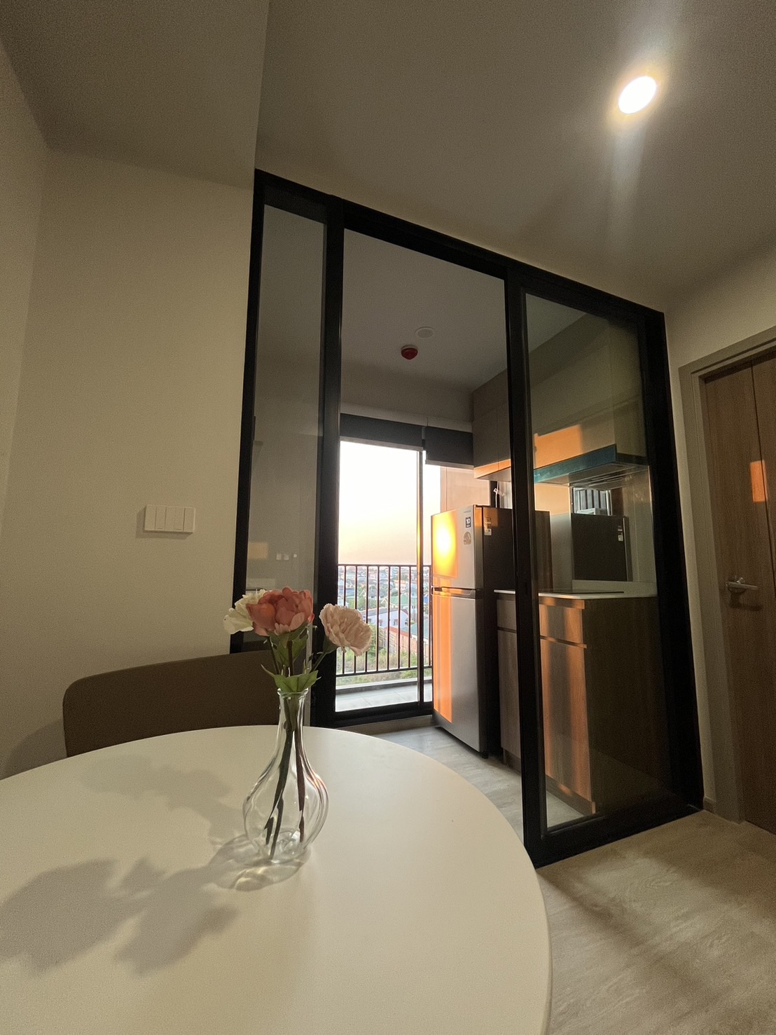 ปล่อยเช่าคอนโด Nue Core Khu Khot Station (นิว คอร์ คูคต สเตชัน) - ห้องใหม่มือแรก 1ห้องนอน 1ห้องน้ำ 1ห้องนั่งเล่น 1ห้องครัว - ใกล้ BTS คูดต - ขนาดห้อง 26.45 ตรม. ชั้น 7 ตึก D