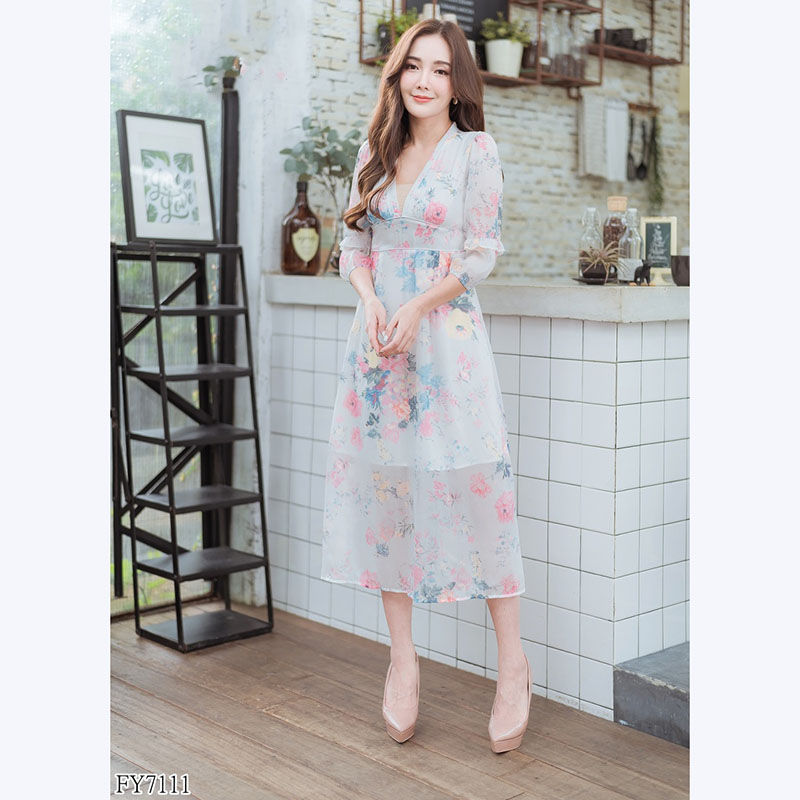 kudapy เดรสยาวสีขาว,สีกรม ลายดอกแขนยาว+เข็มขัดใส่แล้วดูดีสวย