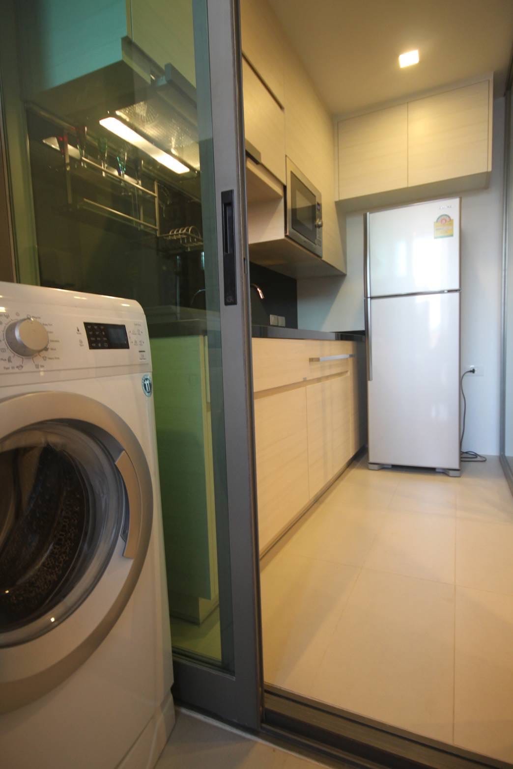 ให้เช่า The Room Sukhumvit 40 (เดอะ รูม สุขุมวิท 40) ชั้น7ทิศตะวันออก เฟอร์ครบ