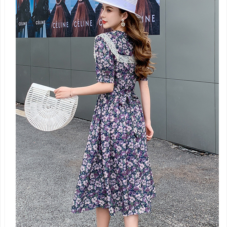 kudapy เดรสสั้นไปทะเล สีม่วงลายดอก คอวีแต่งปก แขนสั้น กระดุมหน้าเก็บเอวเข้ารูปทรงสวยมากค่ะ งานใส่พริ้วสบายค่ะ