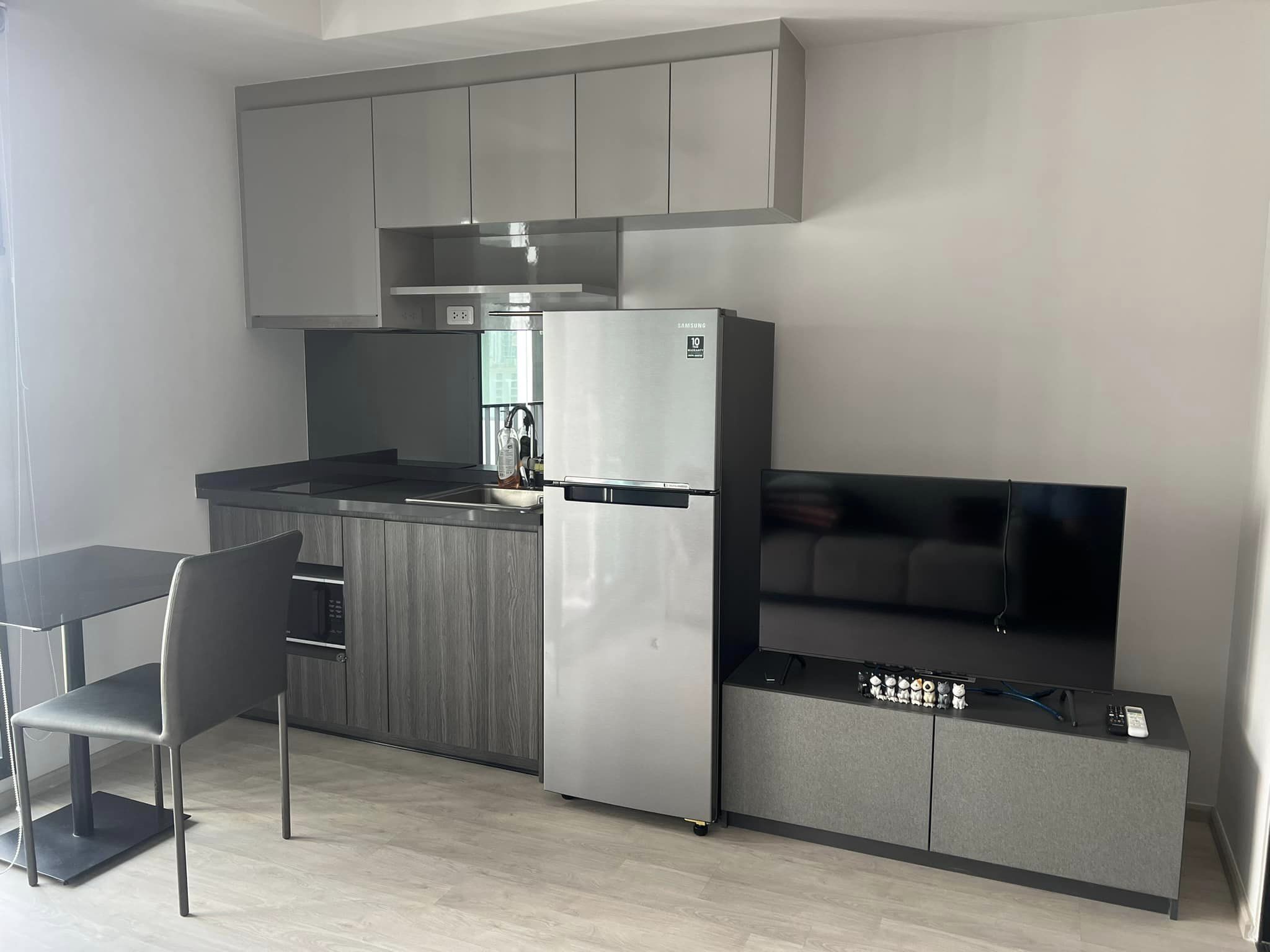 ปล่อยเช่าคอนโด IDEO Ratchada - Sutthisan (ไอดีโอ รัชดา - สุทธิสาร) - เฟอร์เครื่องใช้ไฟฟ้าครบครั้น - การเดินทาง: 450 m. จากรถไฟฟ้า MRT สุทธิสาร