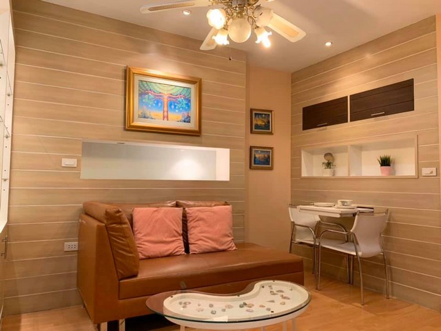 ให้เช่าคอนโด Life @ Ratchada (ไลฟ์ แอท รัชดา) ลาดพร้าว 36 1ห้องนอน / 1ห้องน้ำ ขนาดห้อง 35 ตรม. ชั้น 4 ค่าเช่า 12,000 ต่อเดือน รถไฟฟ้า MRT ลาดพร้าว