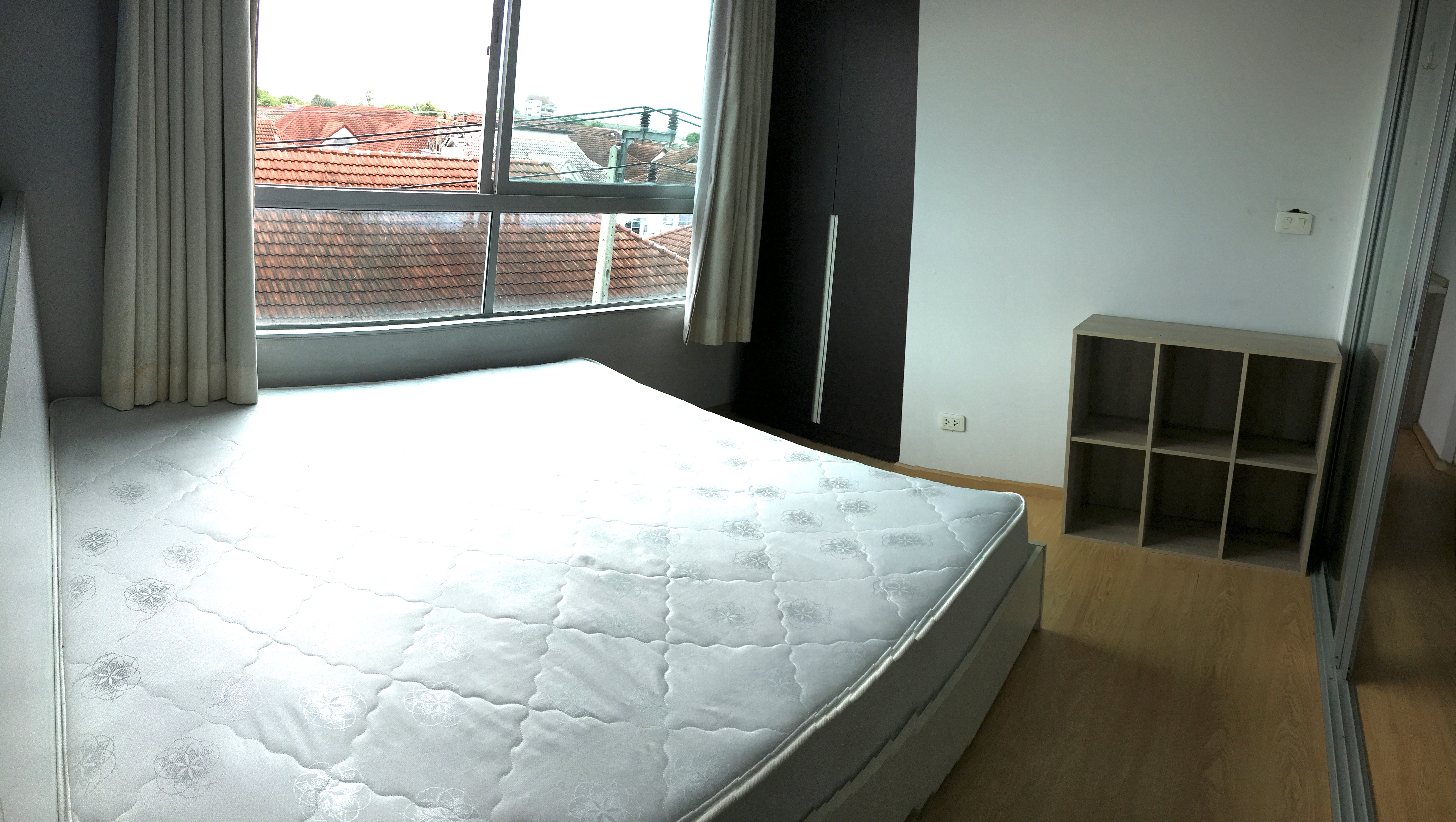 ขายคอนโด MRT ไทรม้า พร้อมเฟอร์นิเจอร์ สอบถามแอด Line ID : Smile-easy ที่ ดีคอนโด รัตนาธิเบศร์