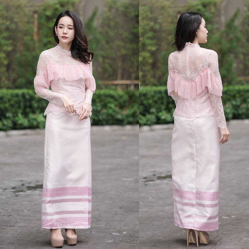 kudapy set เสื้อลูกไม้+ผ้าถุงสีชมพู แขนยาวแต่งระบาย เนื้อผ้าแบบเกรดเอ กระโปรงใช้ผ้าไหมทอลายอย่างดี